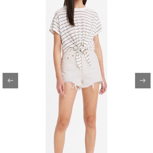 COPY - Levis 501 distressed shorts (beige, size 25) - Picture 2 of 5